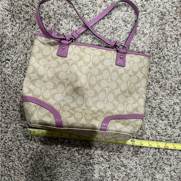 Coach purse - Picture 4 of 7